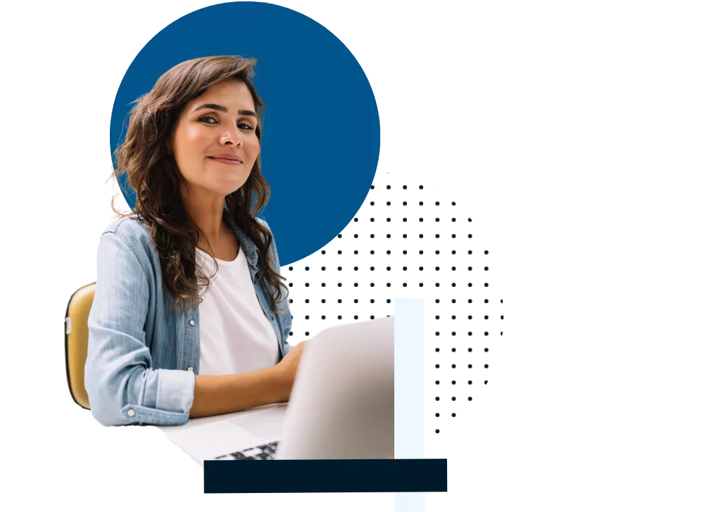 Formation à la rédaction technique Une femme, rédactrice technique, travaillant en home office